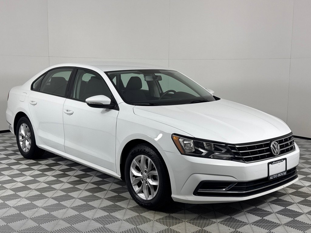 Used 2018 Volkswagen Passat 2.0T S w/ Driver Assistance Package image 3