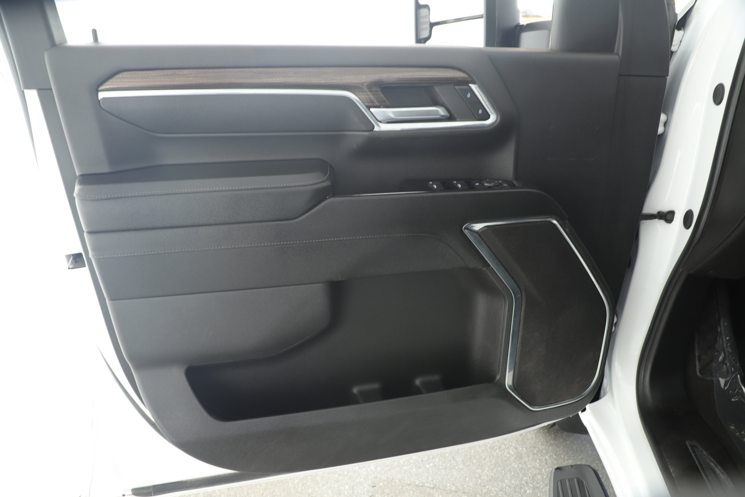 Used 2024 Chevrolet Silverado 2500 LT image 10