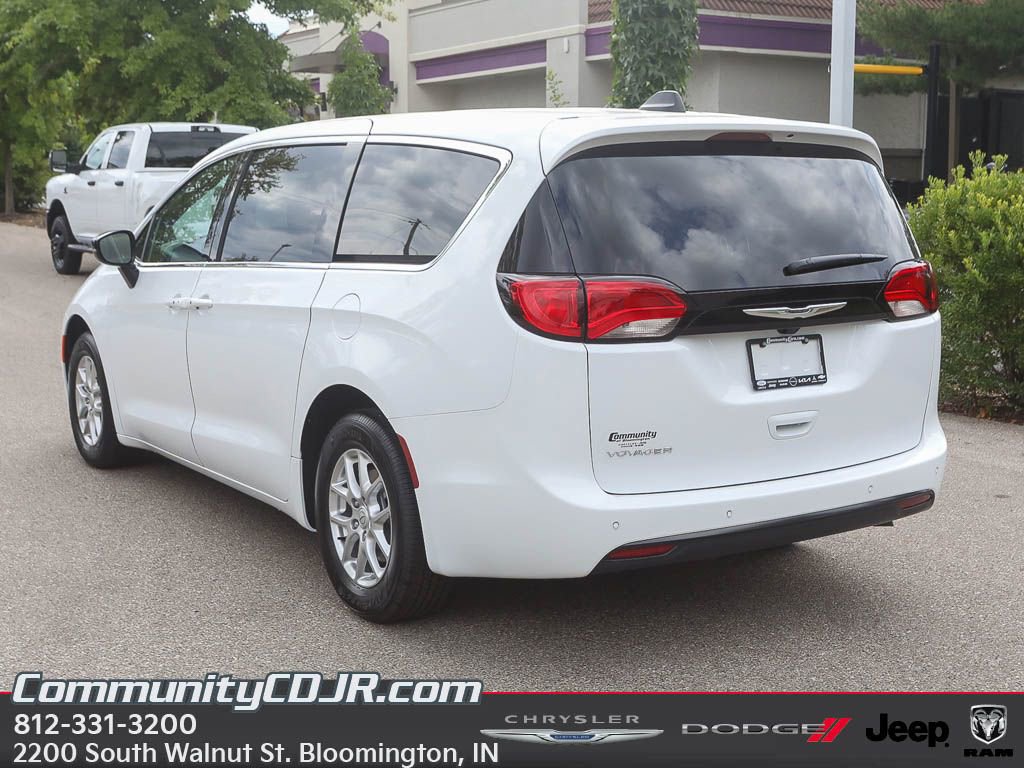New 2026 Chrysler Voyager LX FWD image 5
