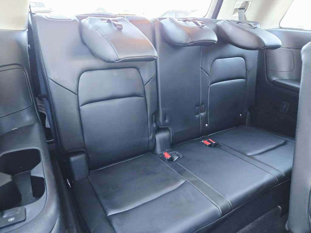 Used 2023 Nissan Pathfinder SL w/ Black Appearance Package image 15