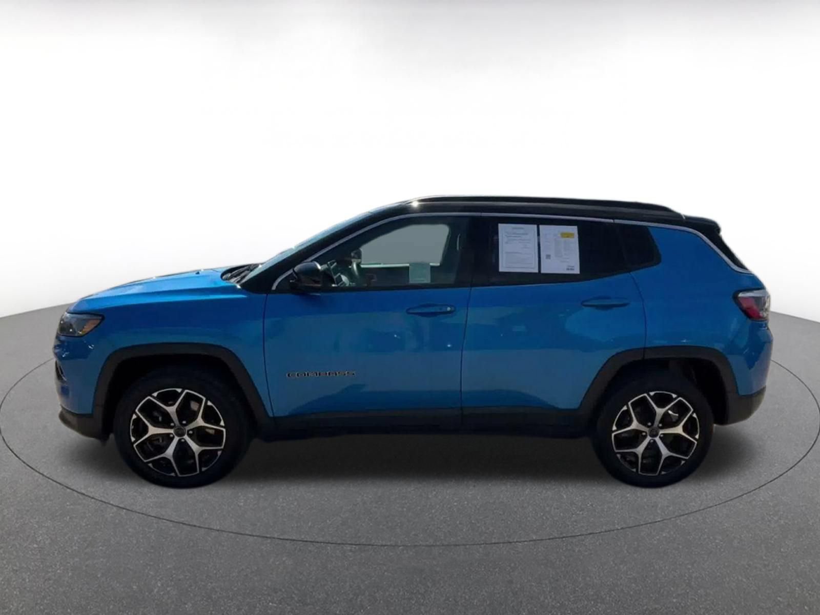 Used 2025 Jeep Compass Limited AWD/4WD image 9