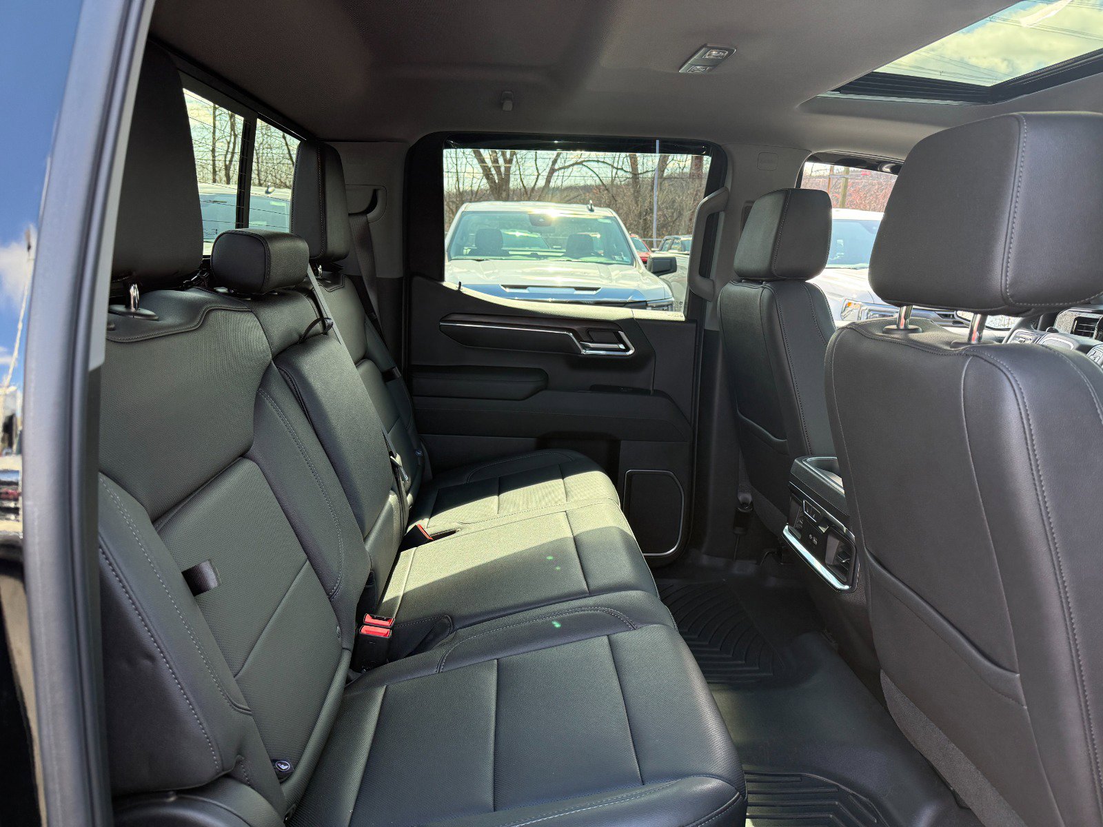 Used 2024 GMC Sierra 1500 SLT w/ SLT Premium Plus Package image 21