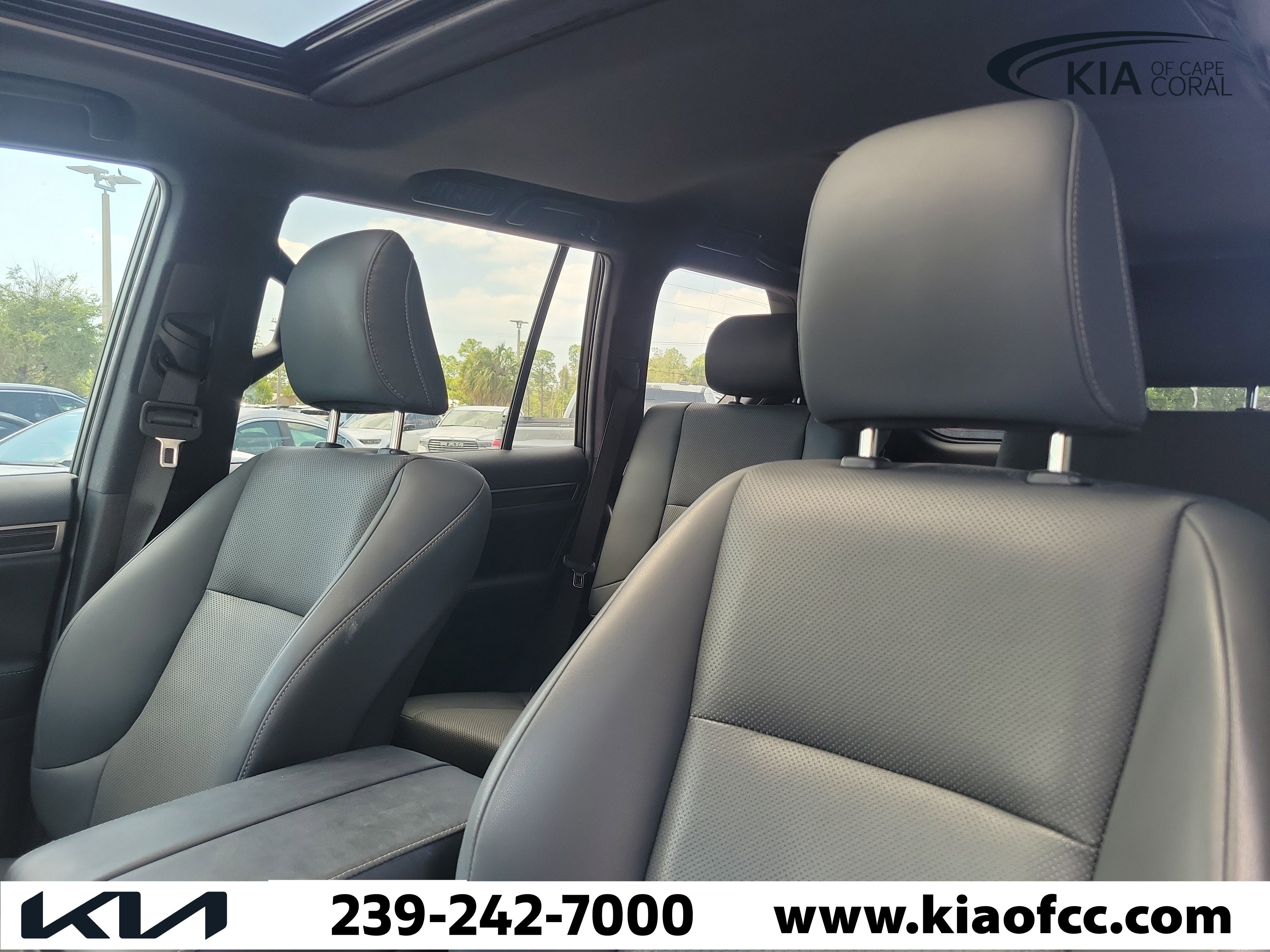 Used 2023 Lexus GX 460 Premium w/ Accessory Package image 17