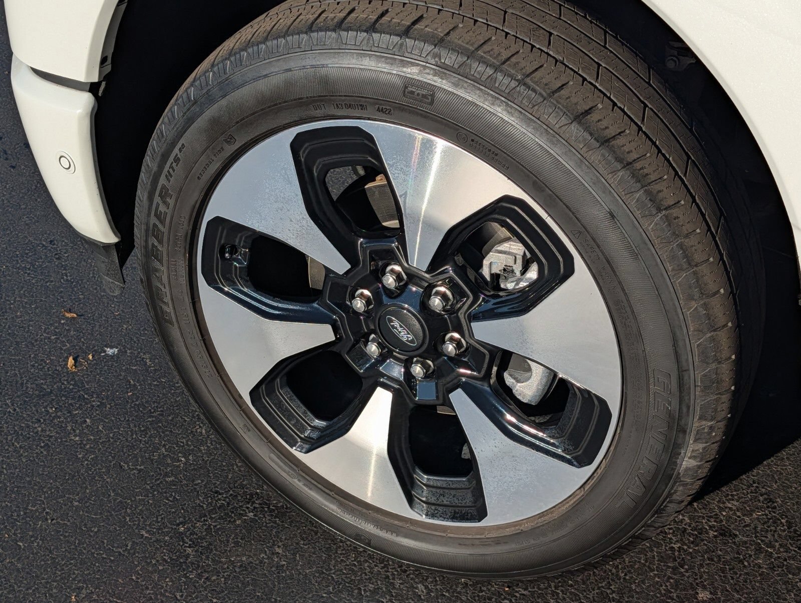 Used 2023 Ford F150 Lightning Platinum AWD/4WD image 24