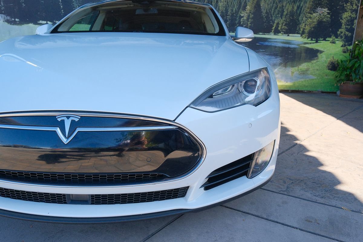 Used 2015 Tesla Model S 70 RWD image 42