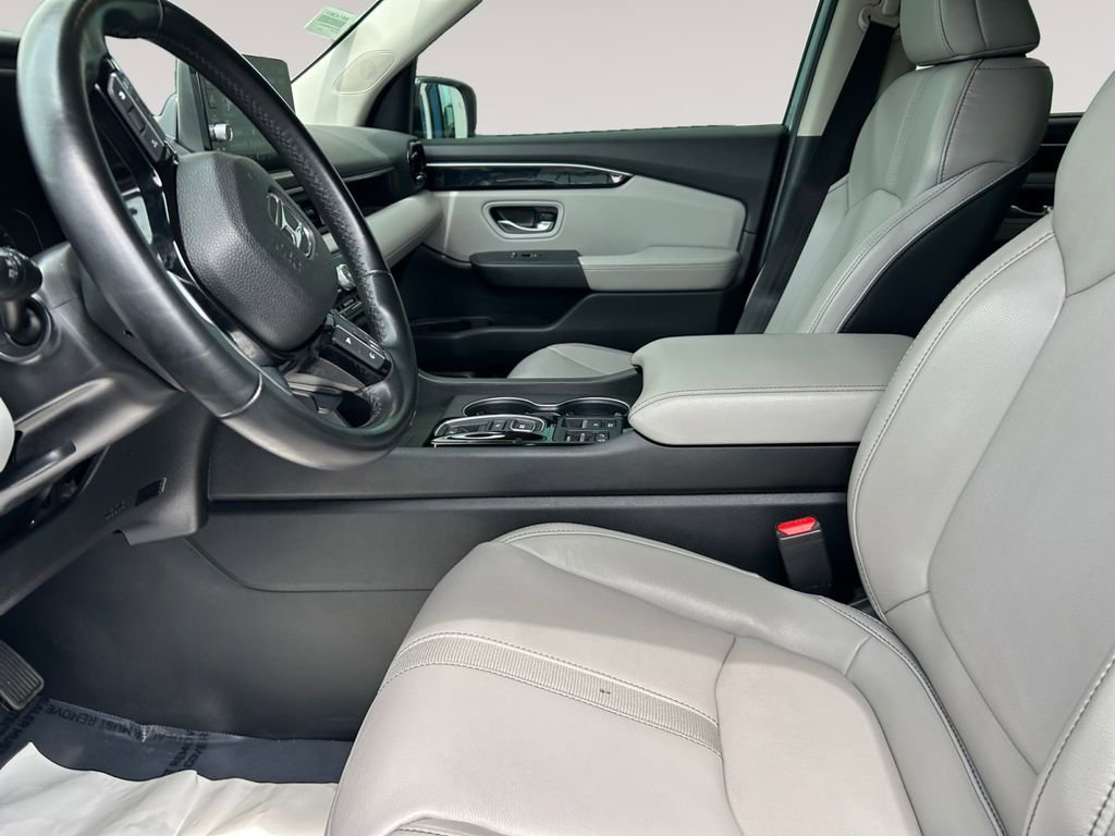 Certified 2025 Honda Pilot EX-L image 9
