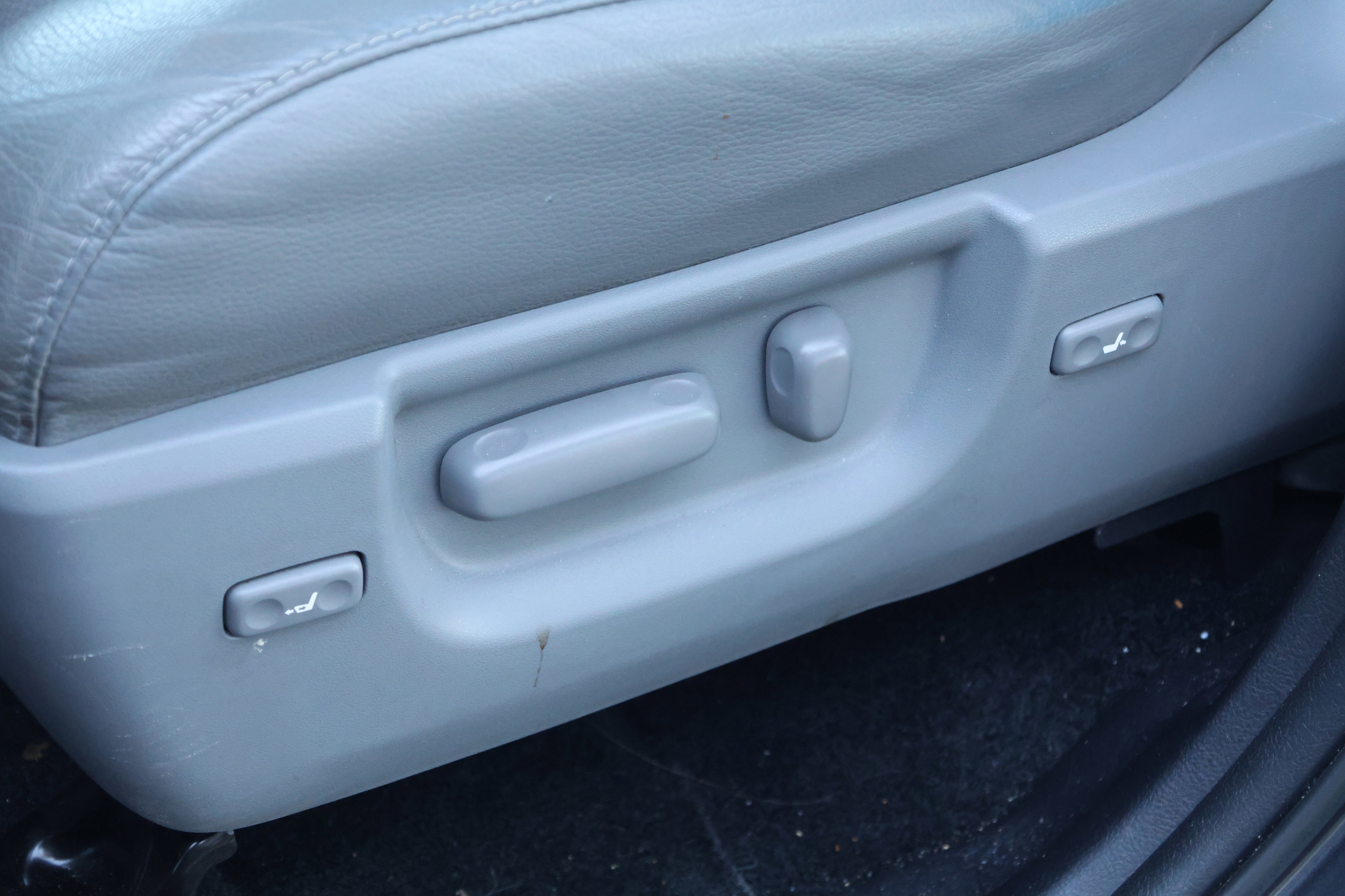 Used 2018 Toyota Sequoia Platinum image 33