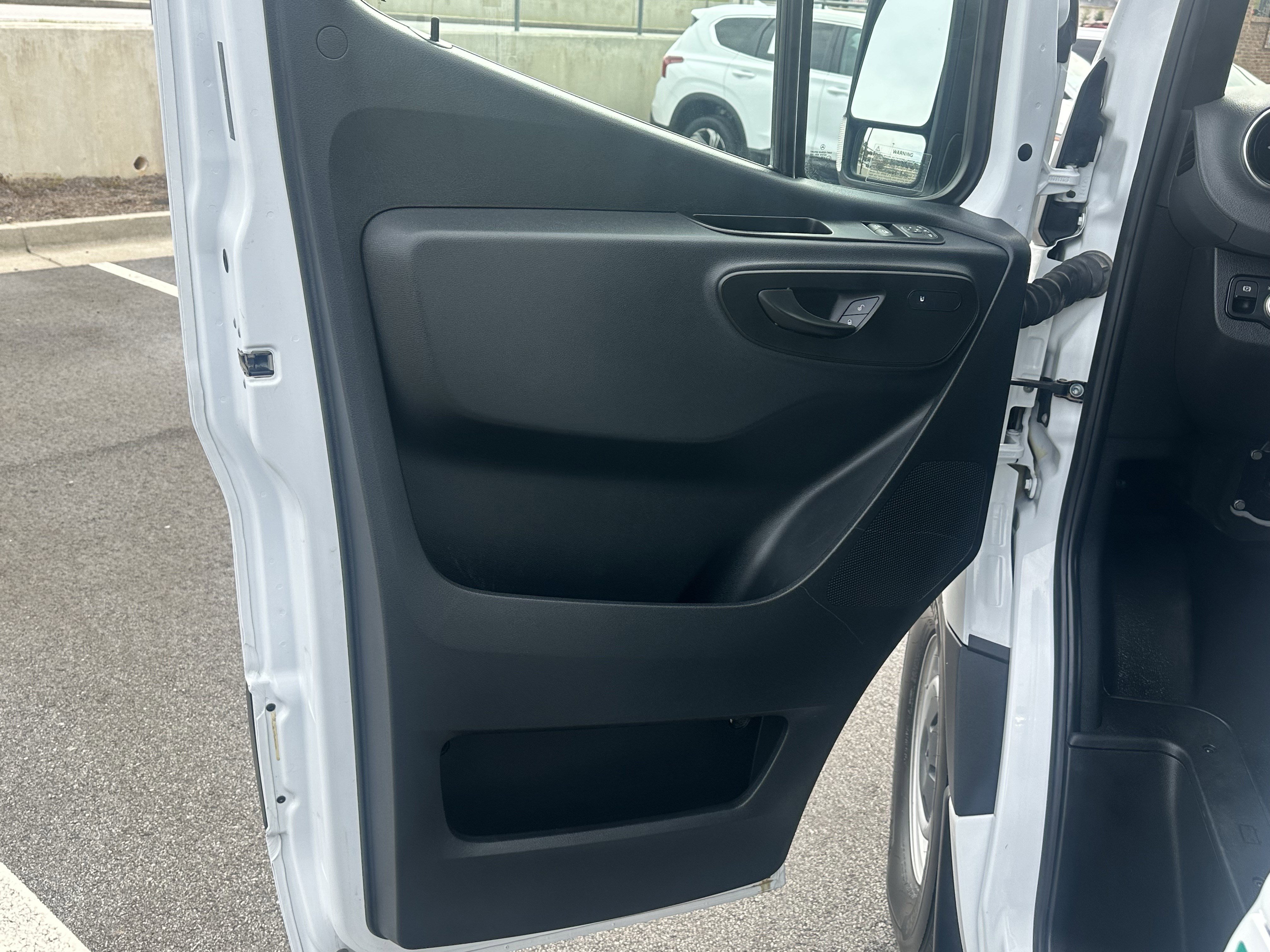 Used 2024 Mercedes-Benz Sprinter 2500 image 13