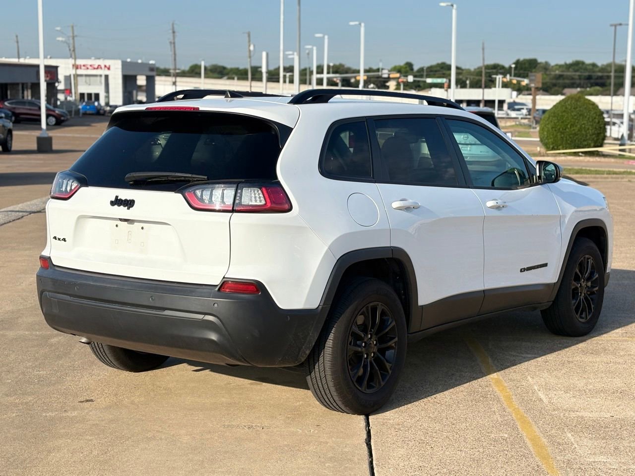 Used 2023 Jeep Cherokee Altitude Lux AWD/4WD image 7