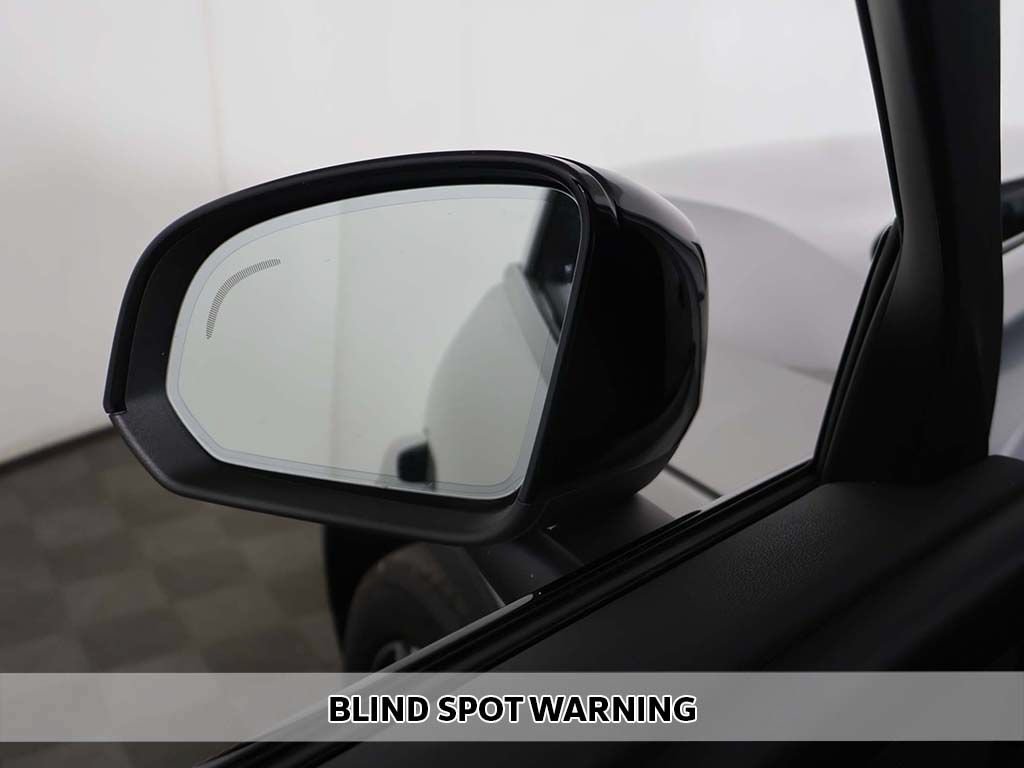Used 2023 Volvo XC40 B5 Plus w/ Climate Package AWD/4WD image 6