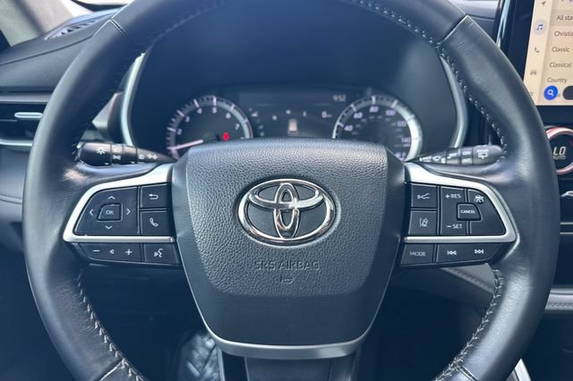 Used 2023 Toyota Highlander XLE FWD image 27