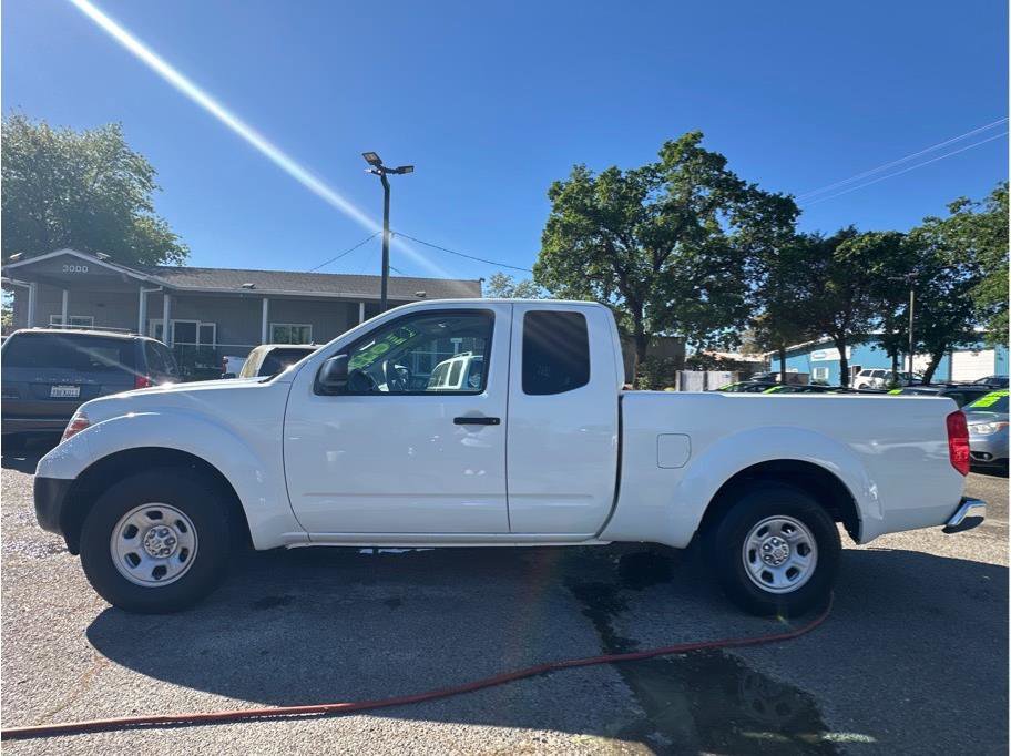 Used 2016 Nissan Frontier S image 4