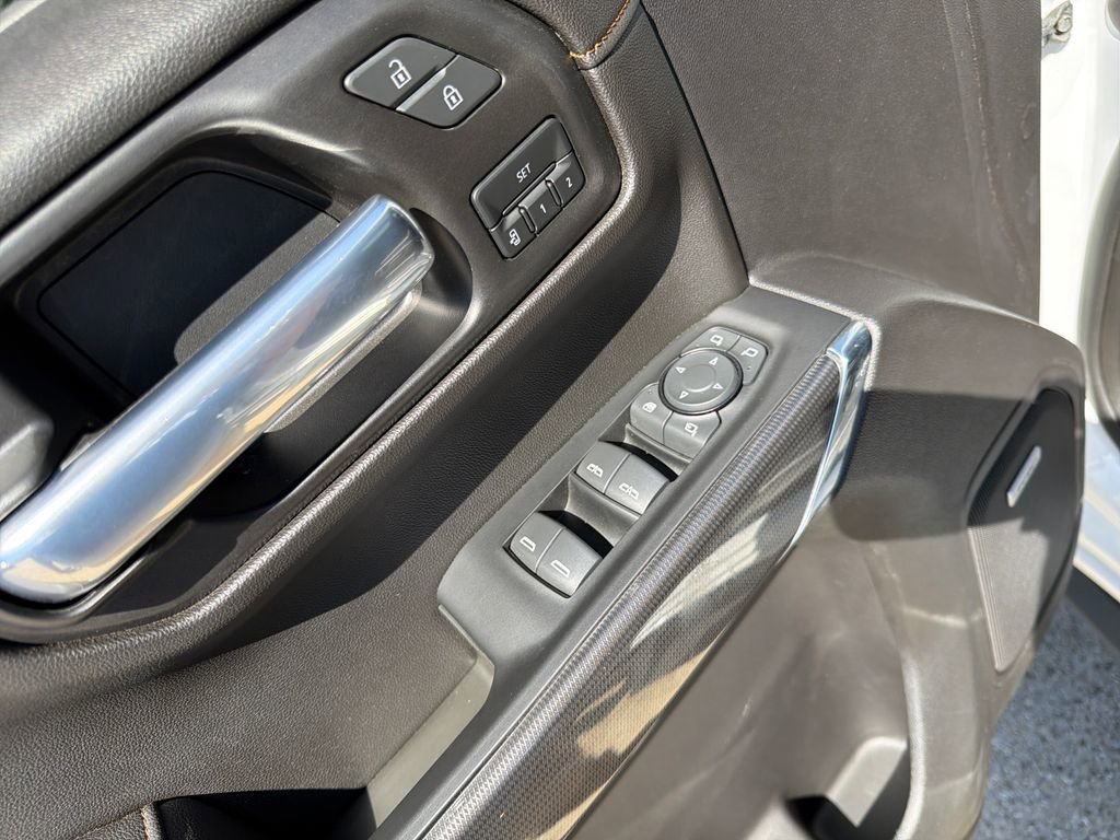 Used 2022 GMC Sierra 1500 AT4 w/ AT4 Preferred Package image 11