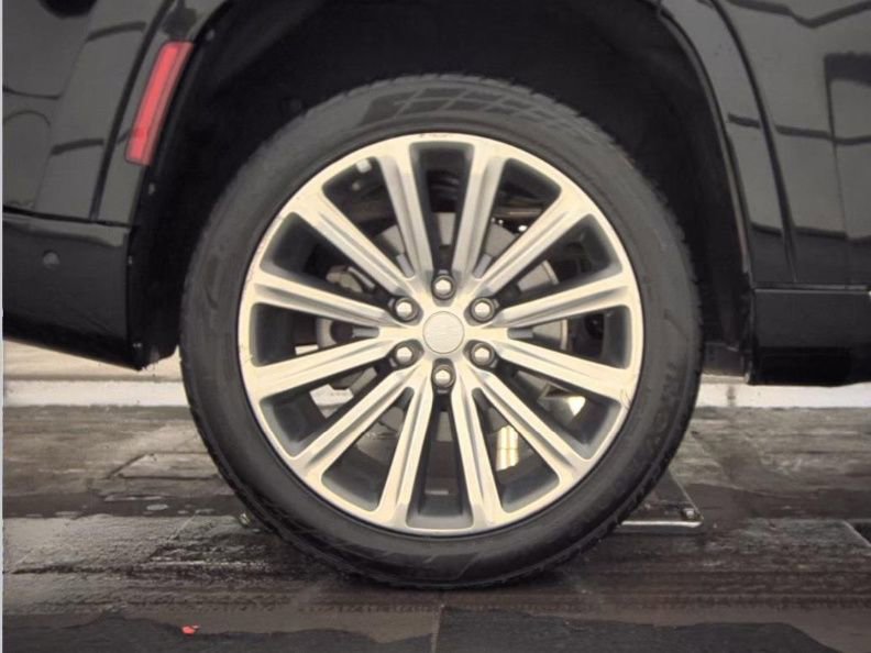 Used 2023 Jeep Grand Wagoneer Series II w/ Flexible Seating Group image 4