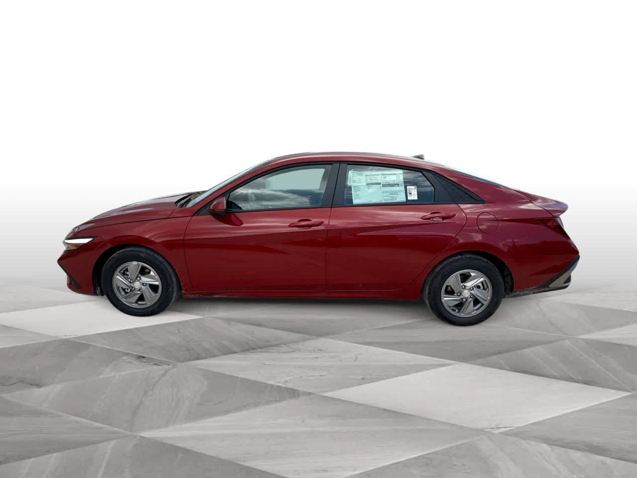 Used 2025 Hyundai Elantra SE FWD image 5