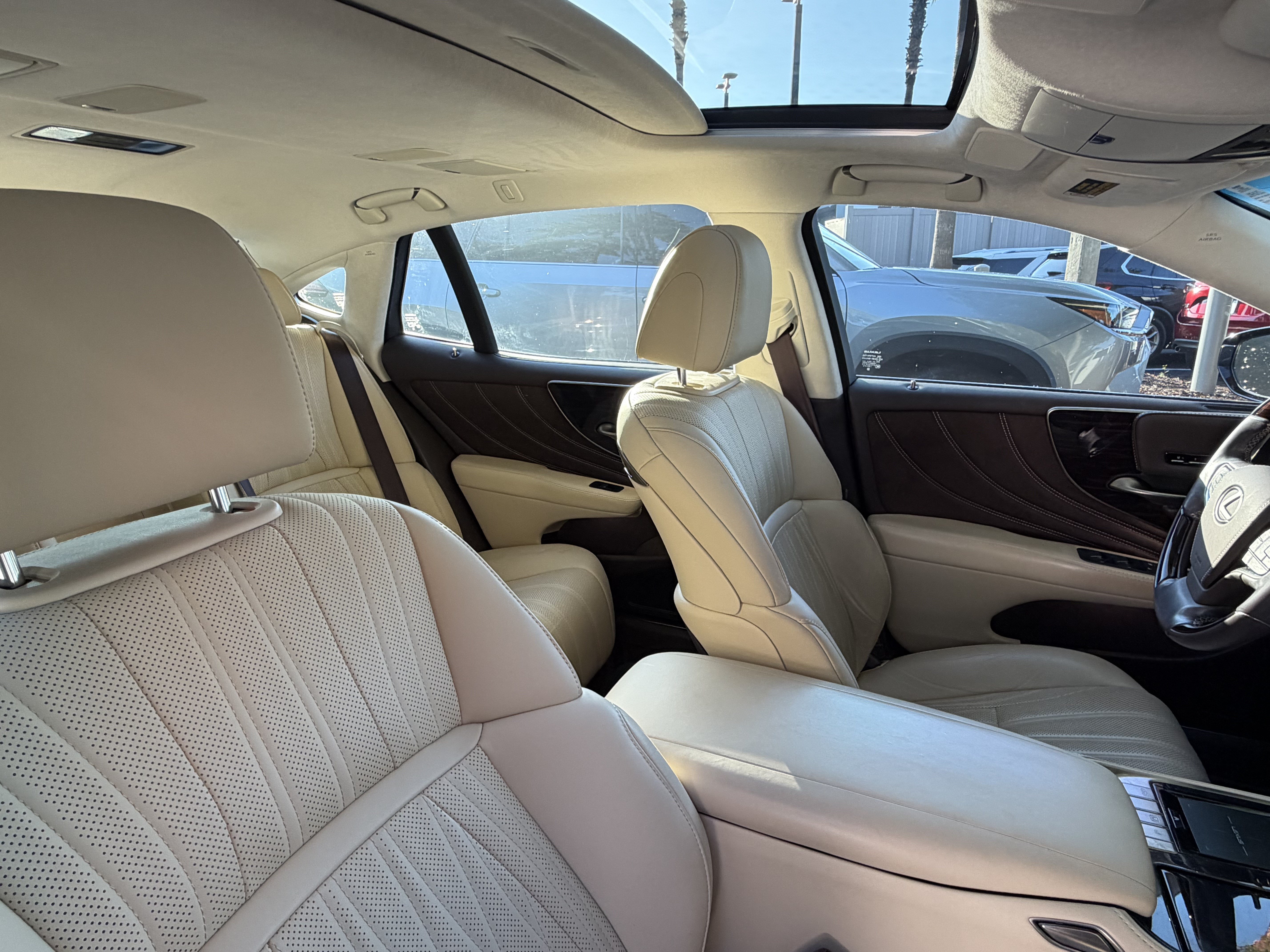 Used 2019 Lexus LS 500 w/ Interior Upgrade Package RWD image 46