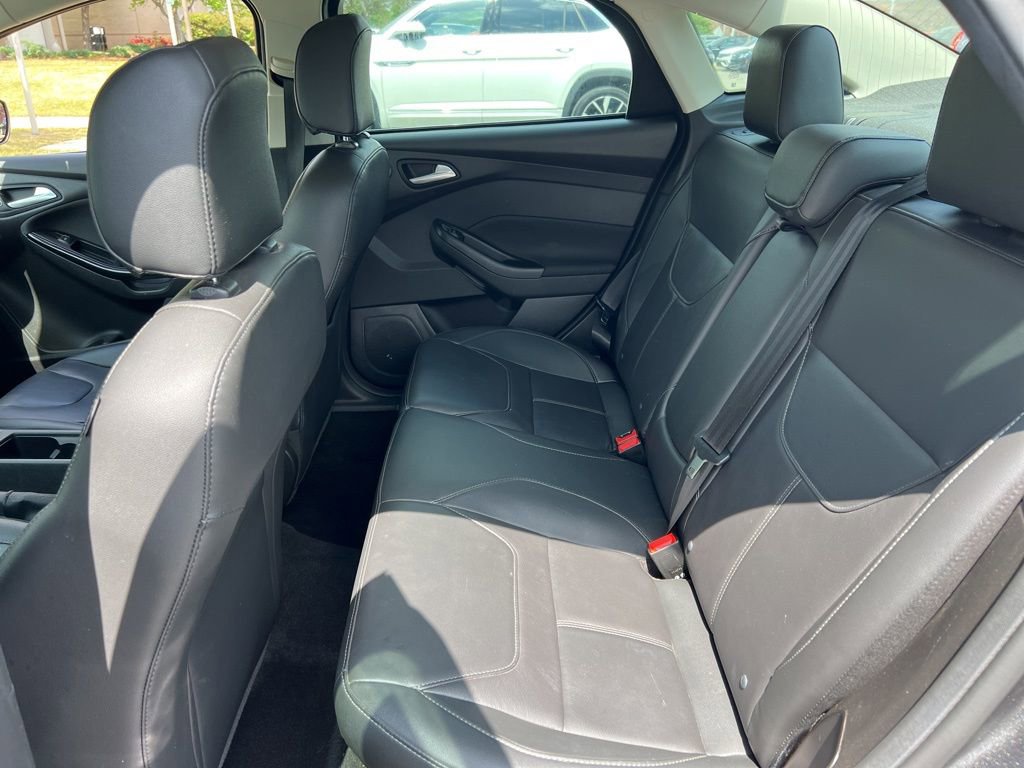 Used 2018 Ford Focus Titanium w/ Titanium Technology Package image 24