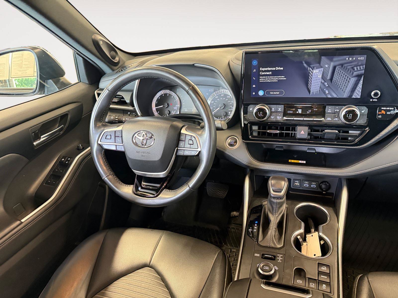Used 2024 Toyota Highlander XSE AWD/4WD image 11