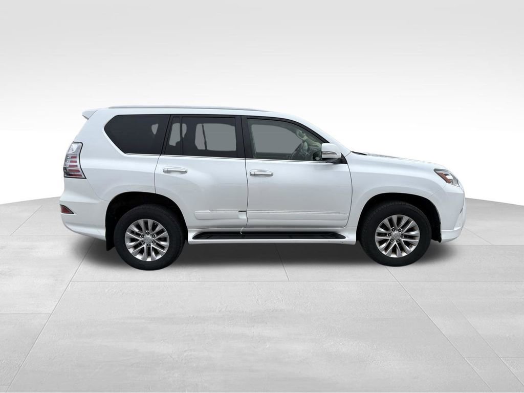 Used 2015 Lexus GX 460 w/ Premium Package image 3