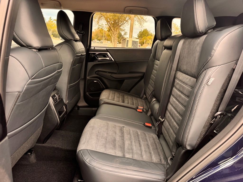 New 2026 Mitsubishi Outlander SE FWD image 15