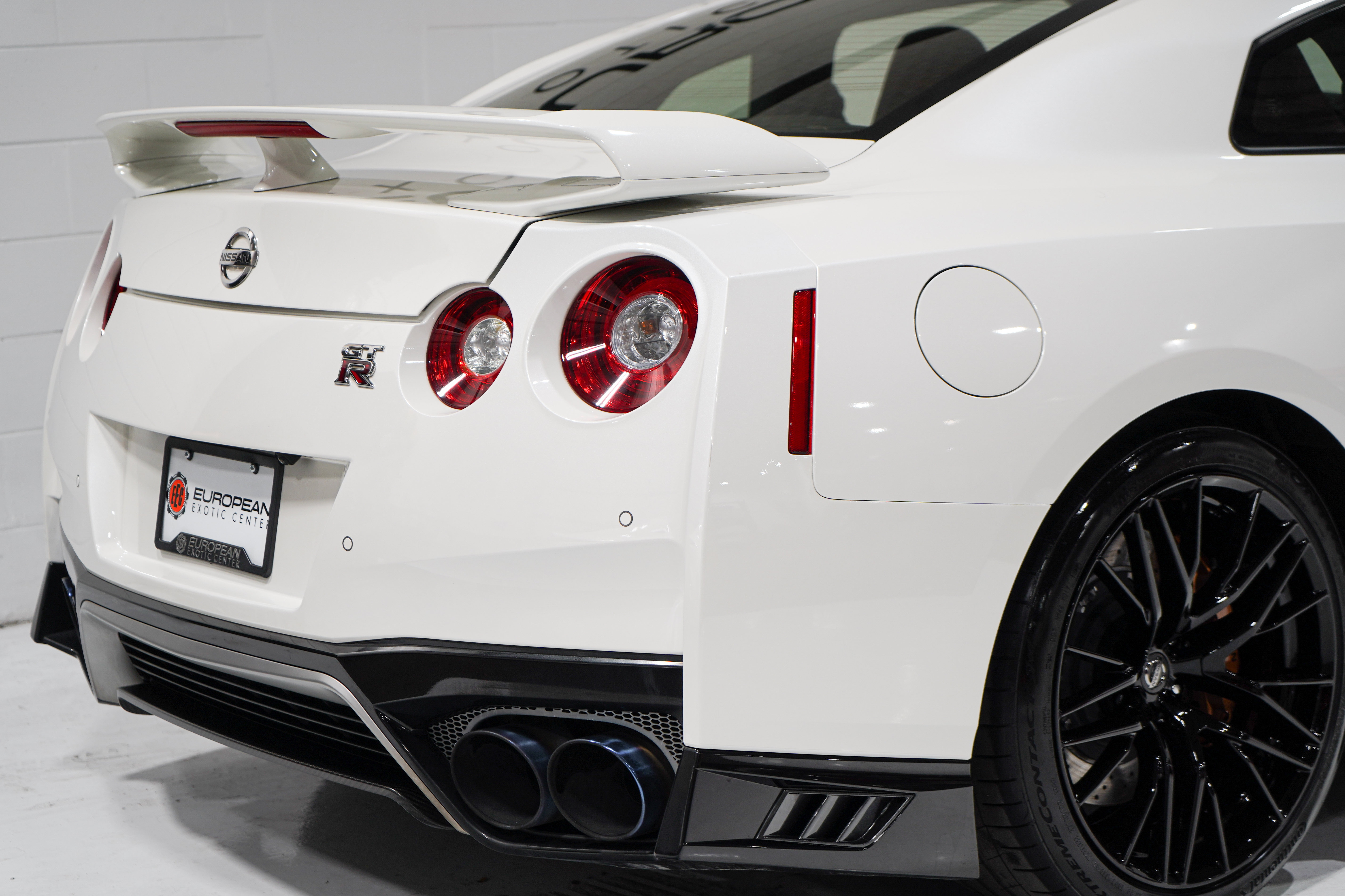 Used 2021 Nissan GT-R Premium AWD/4WD image 22