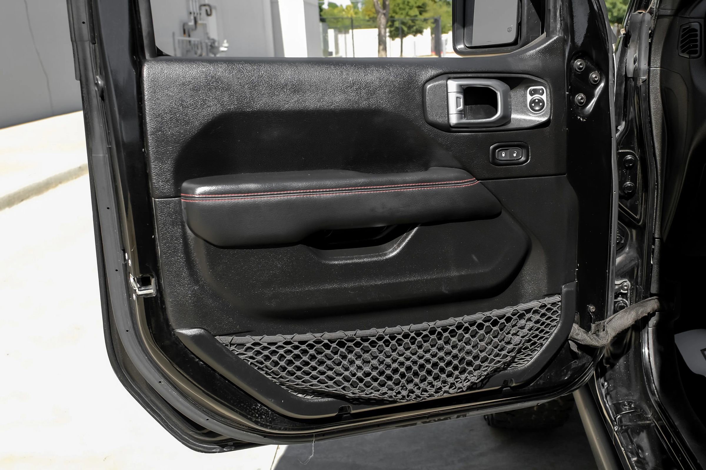 Used 2019 Jeep Wrangler Unlimited Rubicon image 40