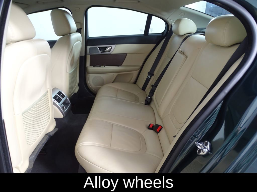 Used 2013 Jaguar XF image 10