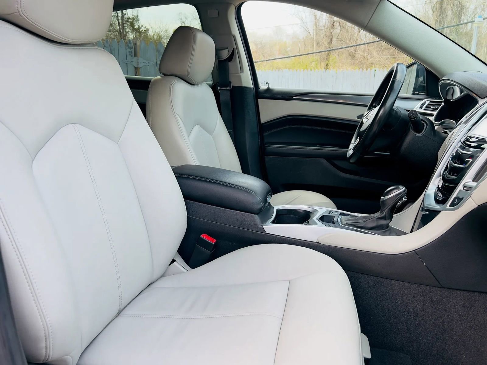 Used 2015 Cadillac SRX FWD image 14