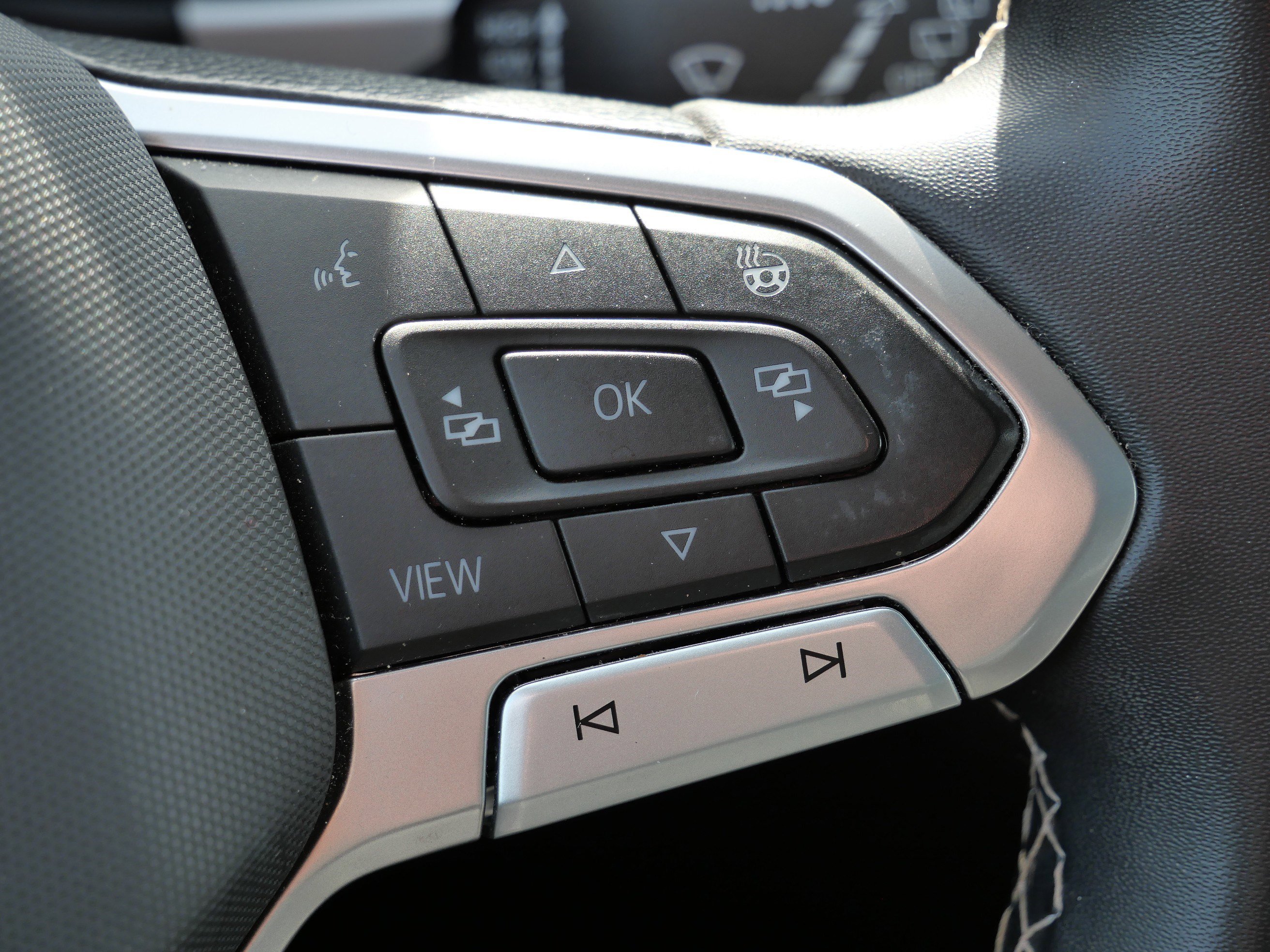 Certified 2023 Volkswagen Atlas SEL AWD/4WD image 32