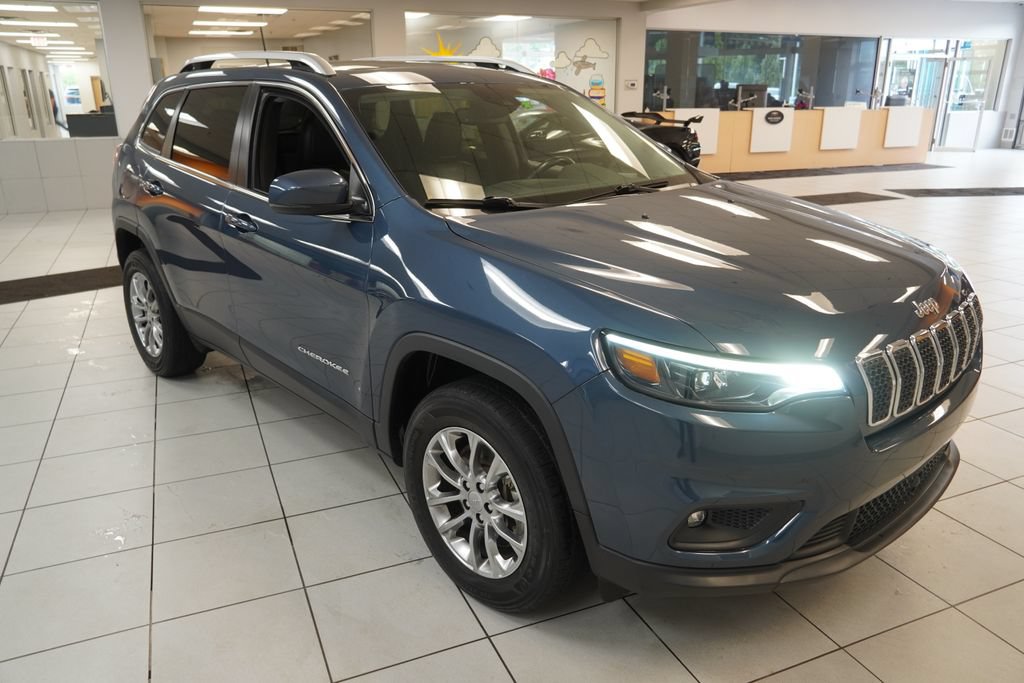 Used 2021 Jeep Cherokee Latitude Lux w/ Sun & Sound Group AWD/4WD image 15