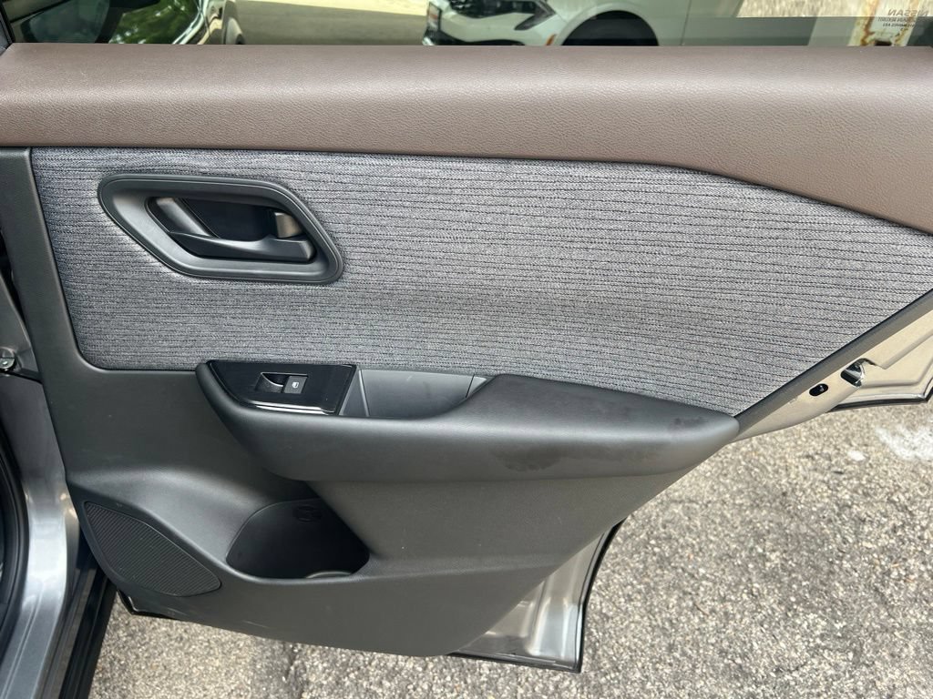 Certified 2023 Nissan Rogue S AWD/4WD image 16