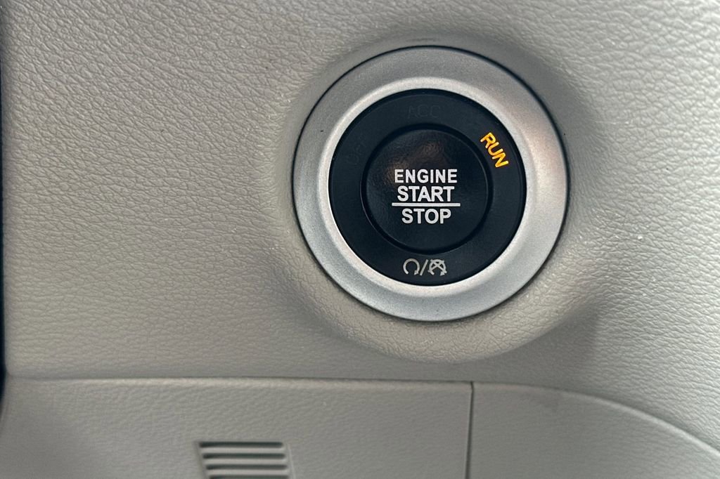 Used 2020 Chrysler Pacifica Touring-L w/ Premium Audio Group FWD image 28