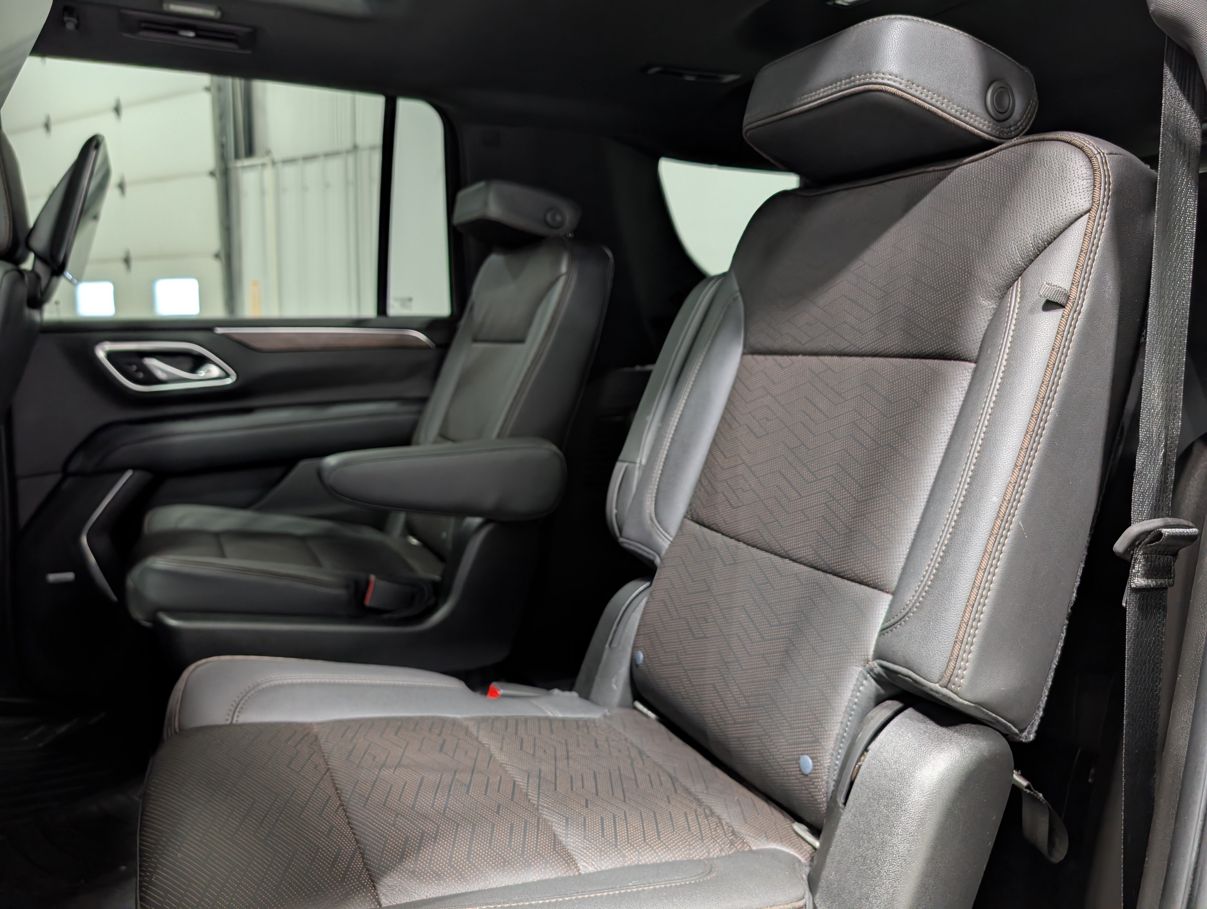 Used 2021 Chevrolet Suburban High Country AWD/4WD image 17