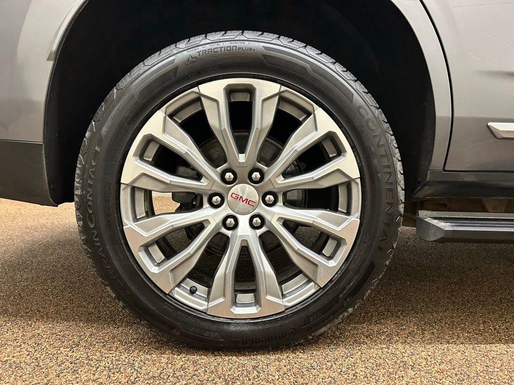 Used 2021 GMC Yukon Denali w/ Denali Premium Package image 29