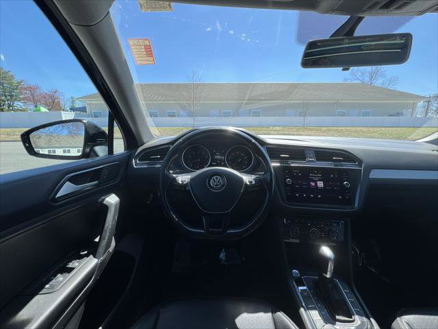 Used 2018 Volkswagen Tiguan SE w/ Panoramic Sunroof Package AWD/4WD image 14