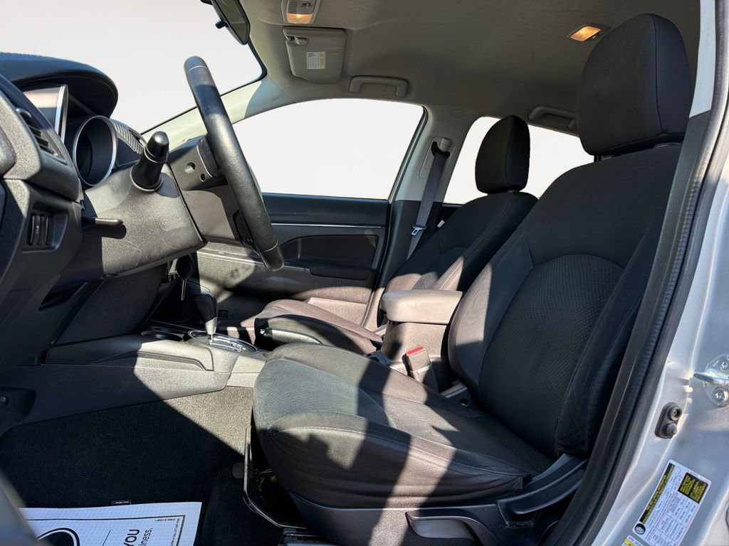 Used 2015 Mitsubishi Outlander Sport ES image 9