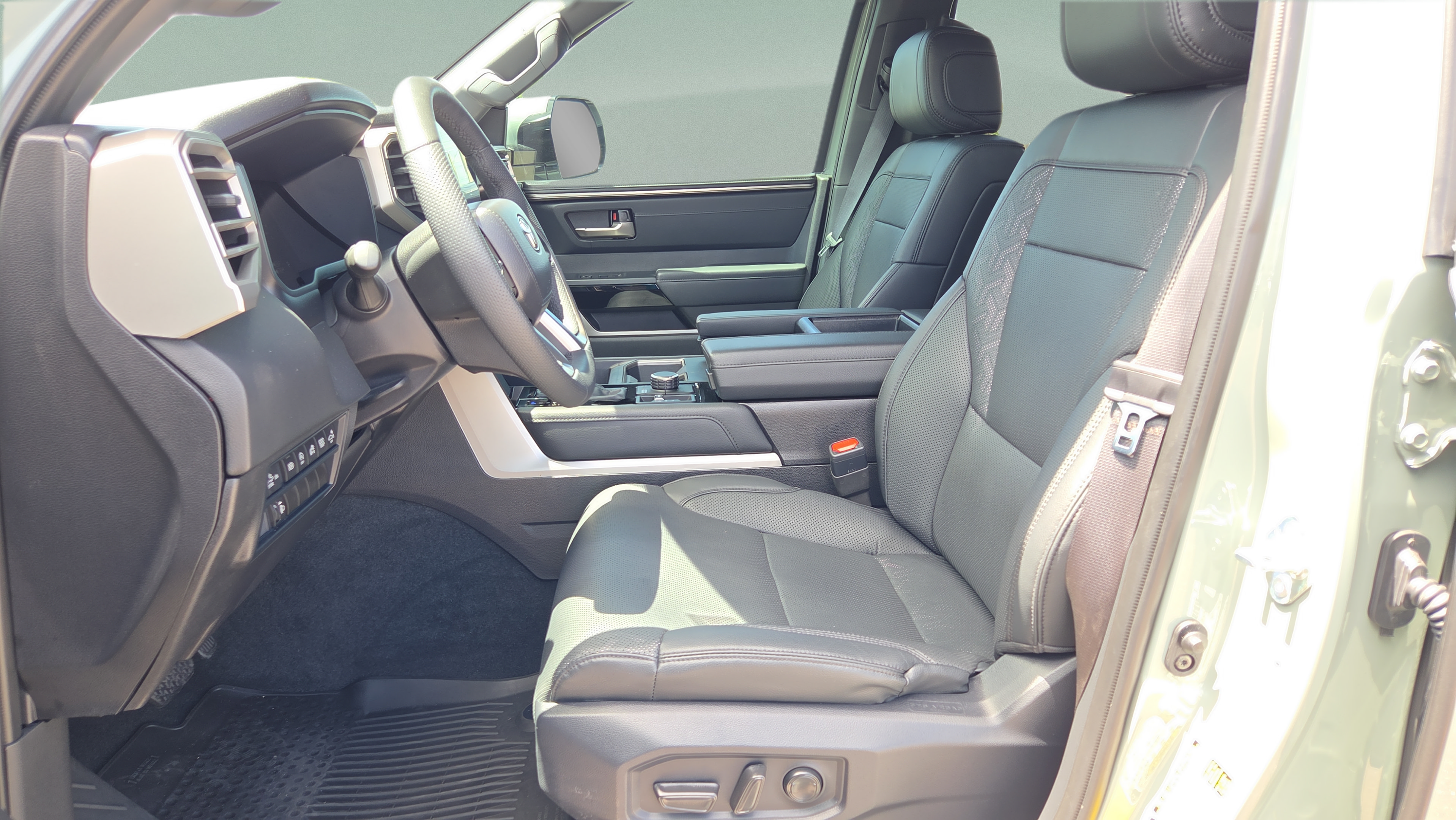 Certified 2025 Toyota Tundra Limited AWD/4WD image 10