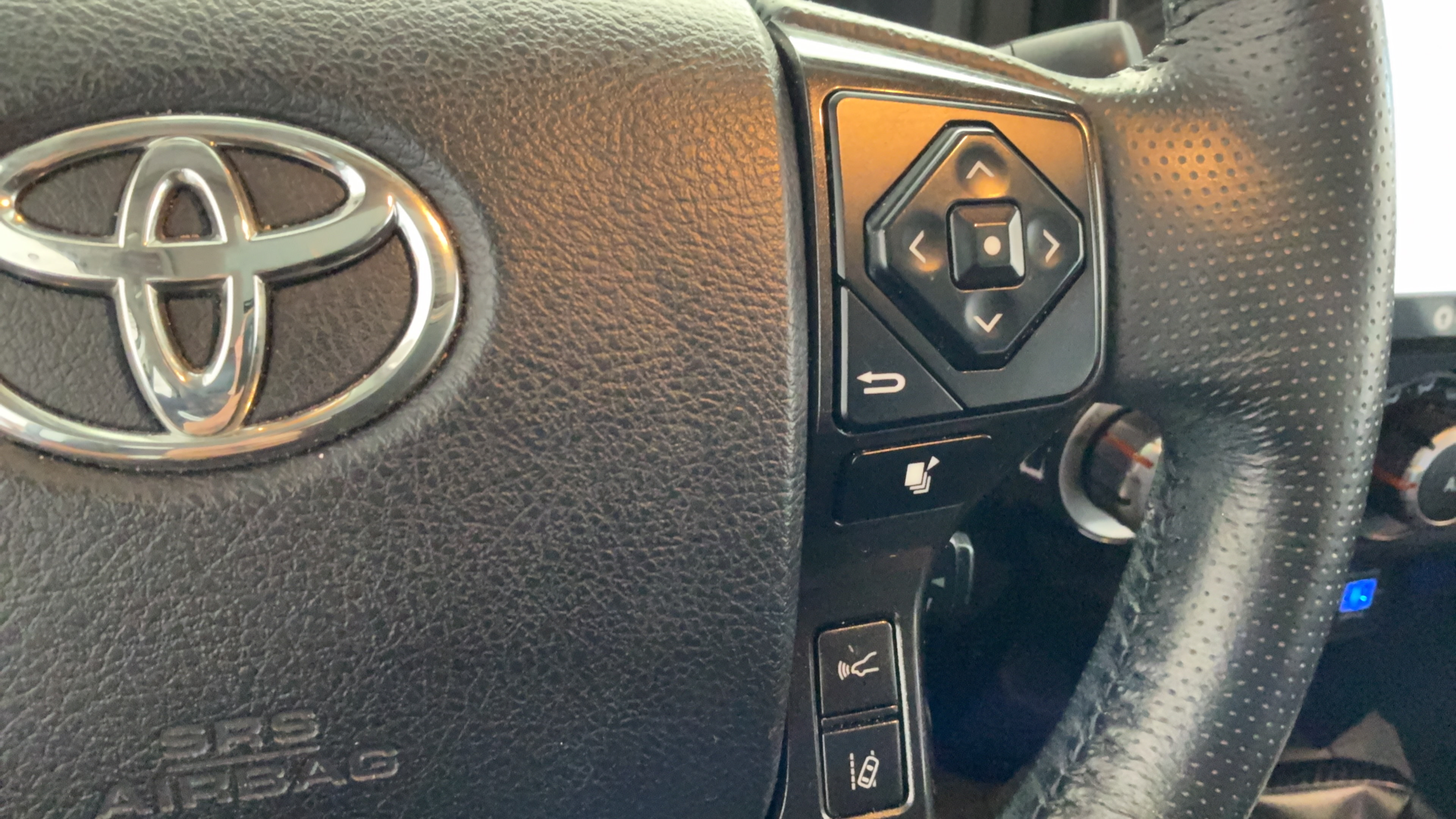 Certified 2023 Toyota 4Runner TRD Off-Road Premium w/ Moonroof Package AWD/4WD image 15
