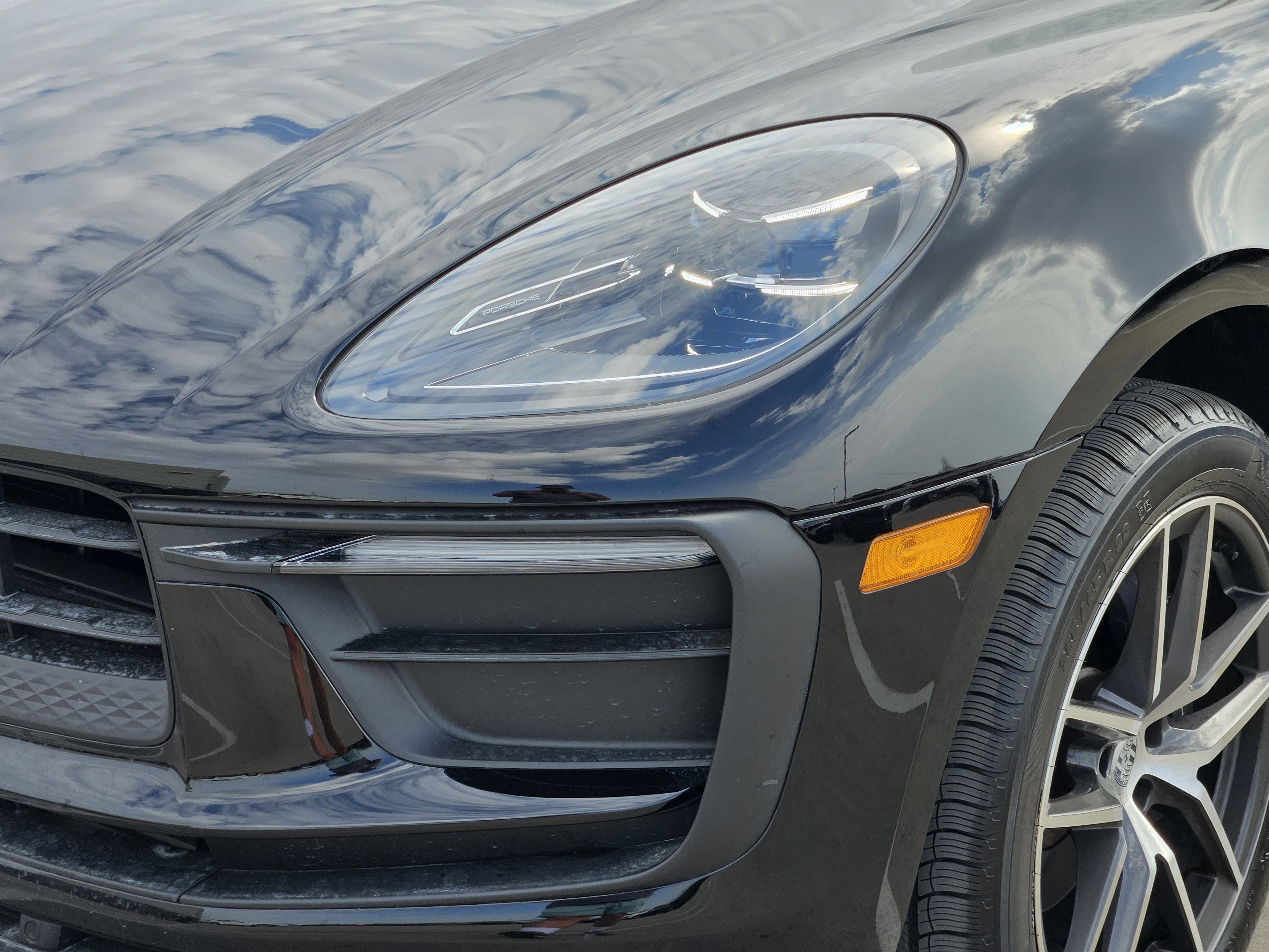 Certified 2026 Porsche Macan image 12