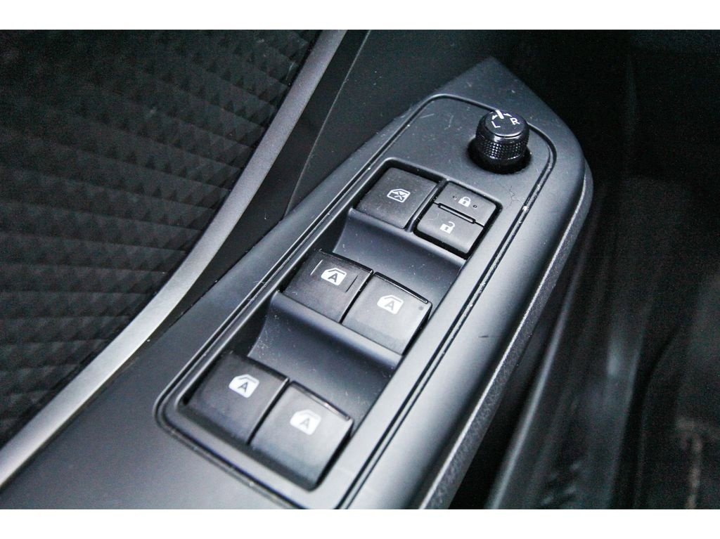 Used 2019 Toyota C-HR LE FWD image 10