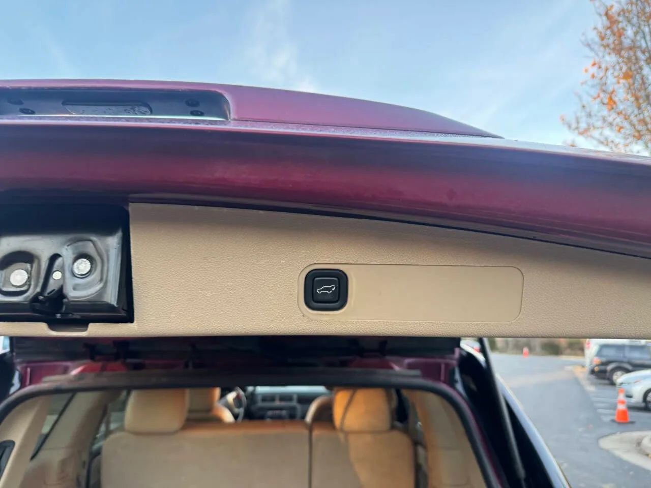 Used 2011 GMC Yukon Denali image 36