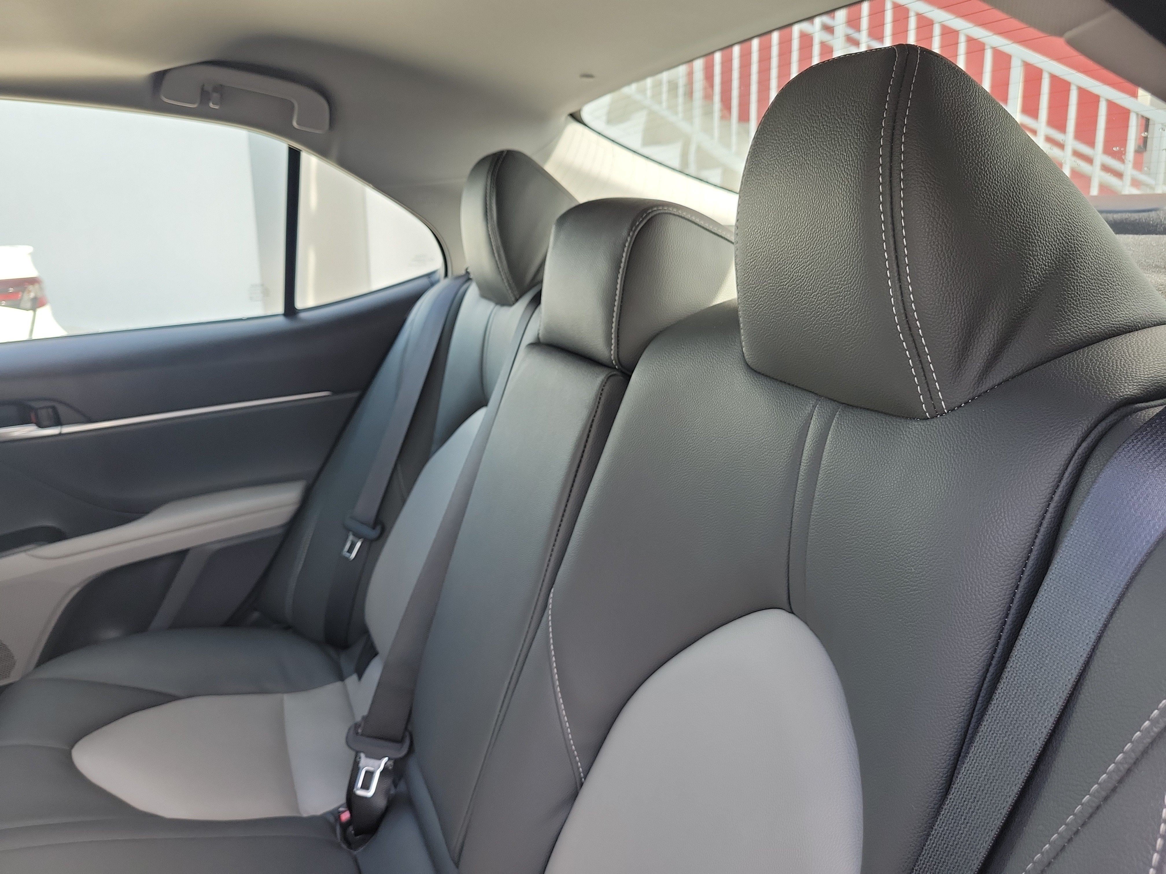Used 2021 Toyota Camry LE w/ Convenience Package FWD image 12