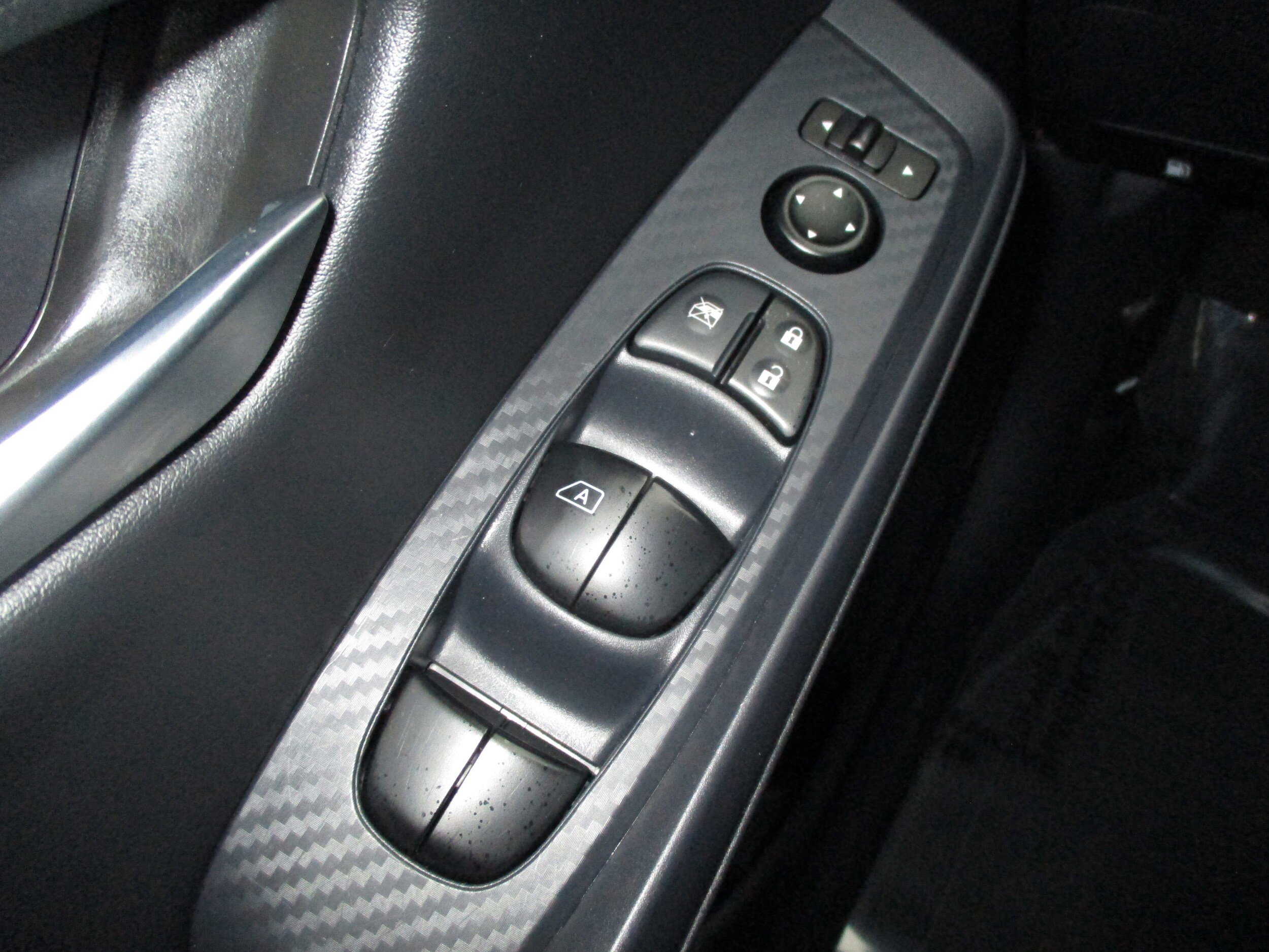 Used 2024 Nissan Sentra SV image 27