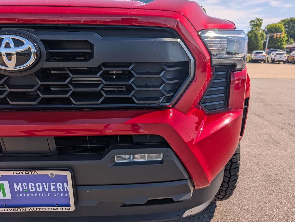 Used 2025 Toyota Tacoma TRD Sport AWD/4WD image 11