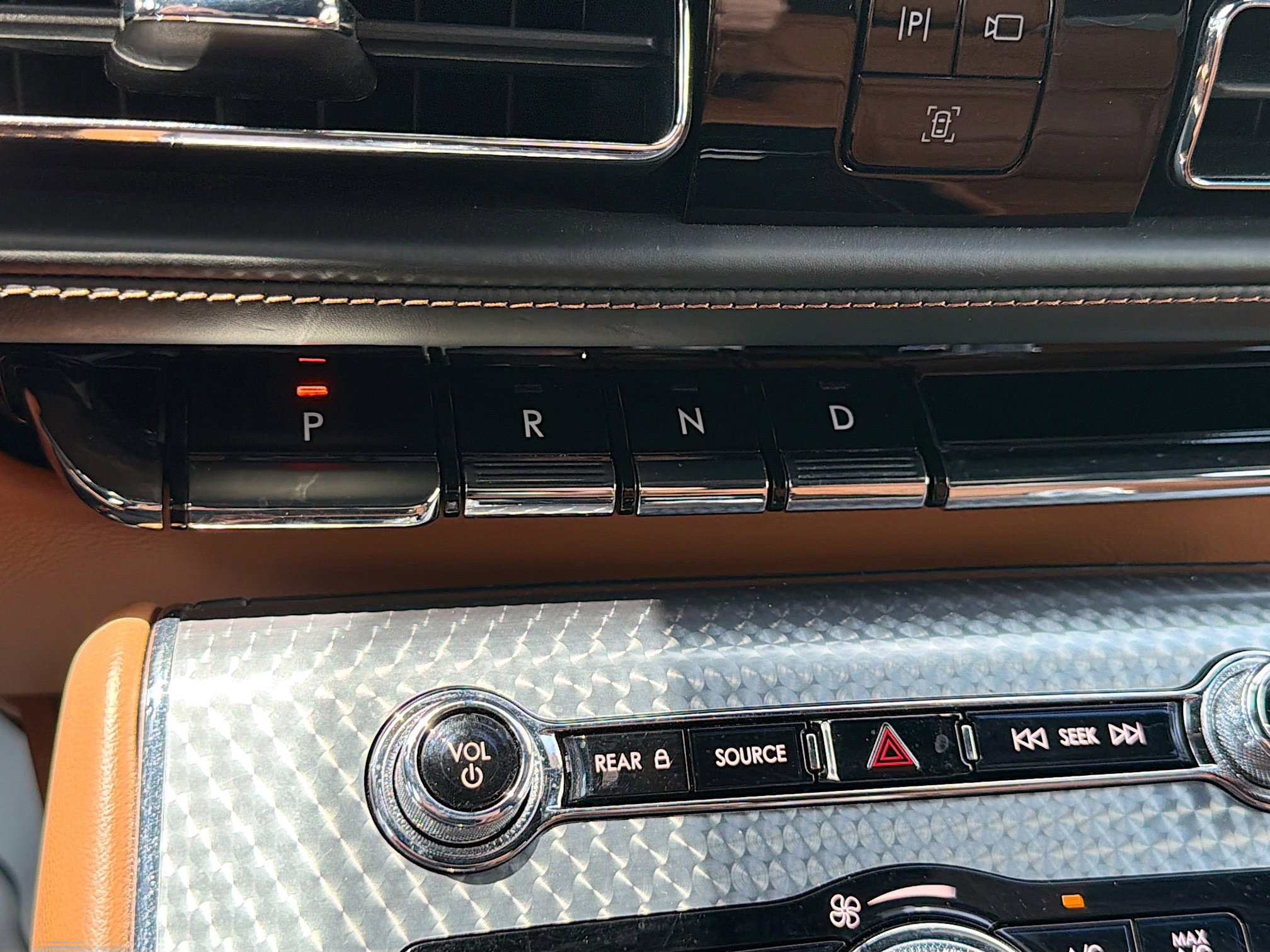Certified 2021 Lincoln Aviator Black Label w/ Dynamic Handling Package AWD/4WD image 17