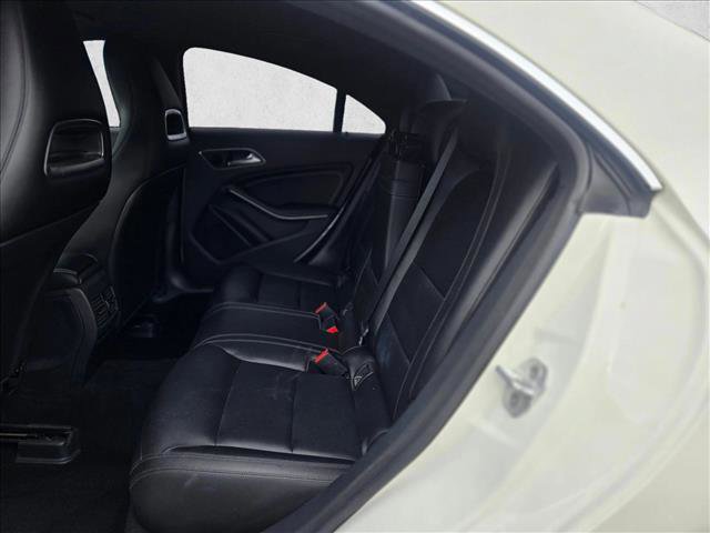 Used 2015 Mercedes-Benz CLA 250 image 17