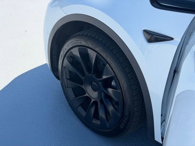 Used 2021 Tesla Model Y Long Range image 20