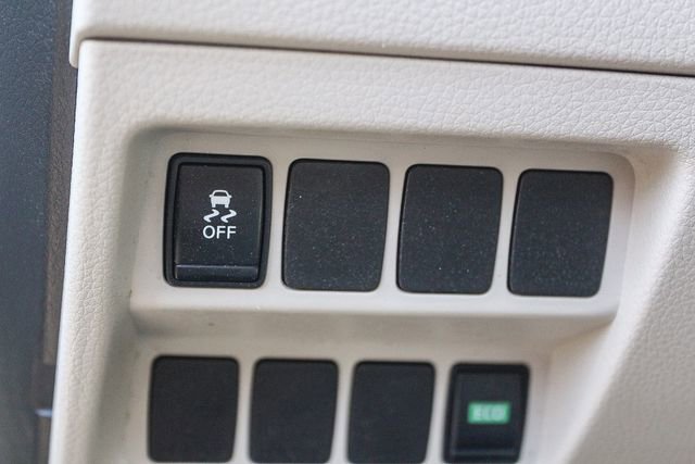 Used 2018 Nissan Rogue Sport SV image 30