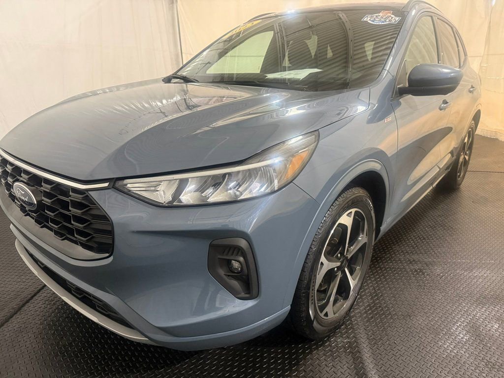 Used 2023 Ford Escape ST-Line Select w/ Tech Pack #2 image 4