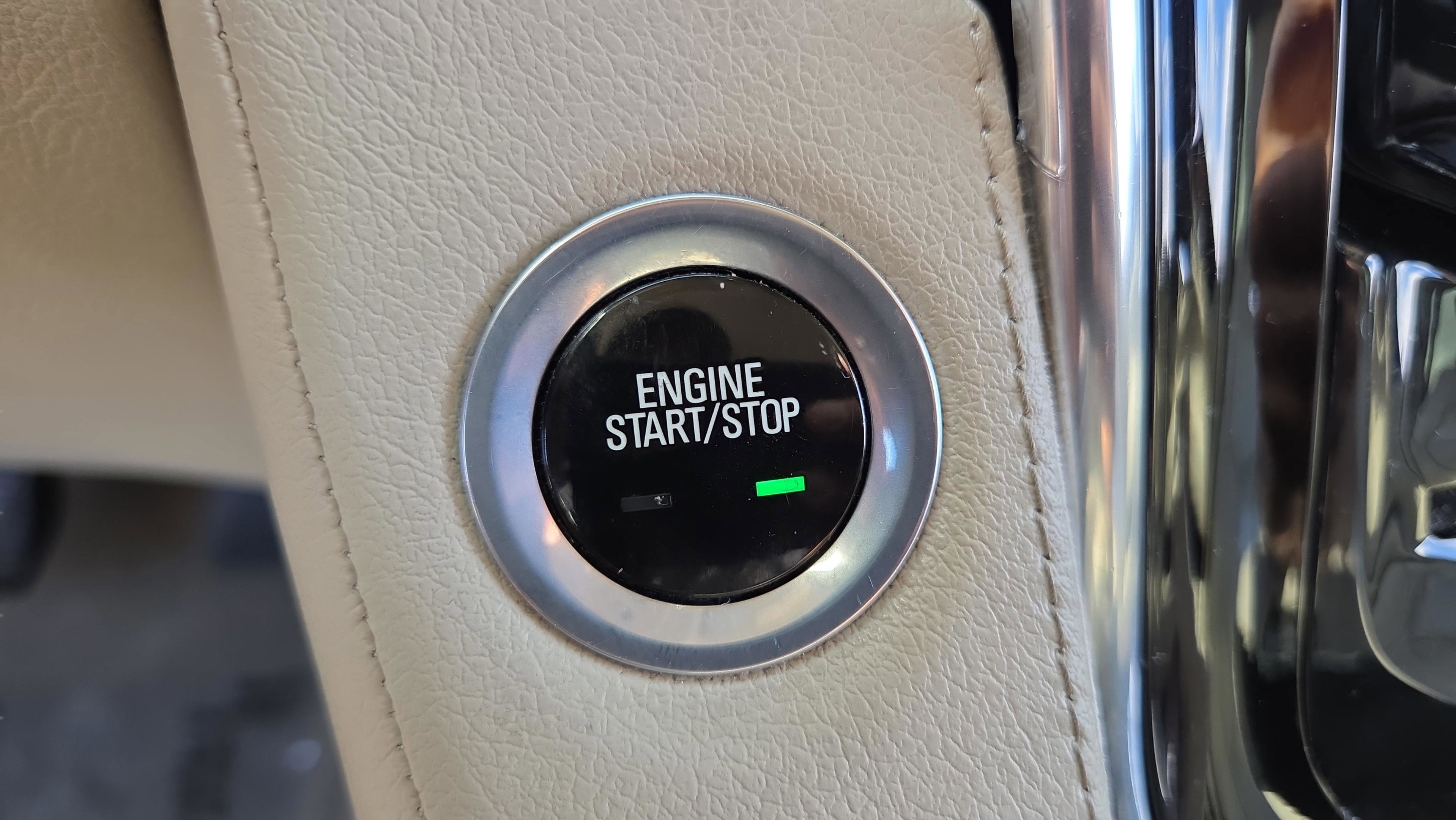Used 2015 Cadillac Escalade Luxury image 33